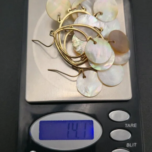 Gold Plated White Cream Handmade Shell Dangle Earrings B921 - Picture 5 of 5